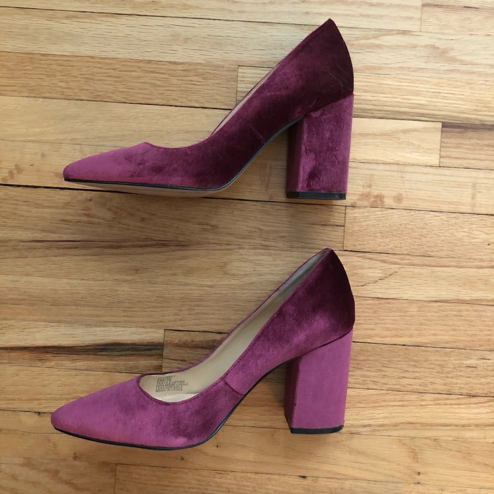 Size 6 Jessica Simpson crushed velvet chunky heal